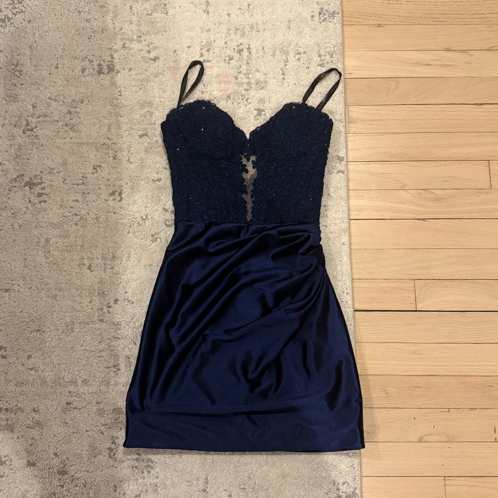 SHERRI HILL STRAPLESS LACE CORSET HOMECOMING DRESS